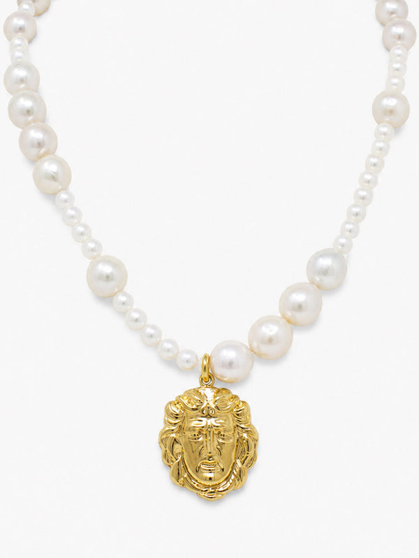 Irregular pearl necklace with Medusa medallion in 18k gold-plated sterling silver, handcrafted in Italy by Vintouch