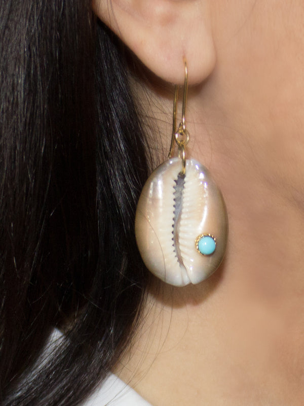 Vintouch Turquoise & Pearls Black Cowry Shell Earrings